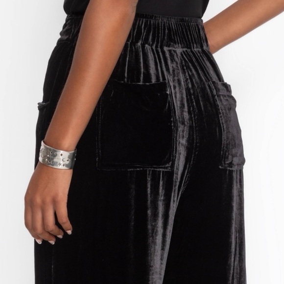 JOHNNY WAS Steffania Black Velvet Wide Leg Pleat Trouser--L - Picture 12 of 16